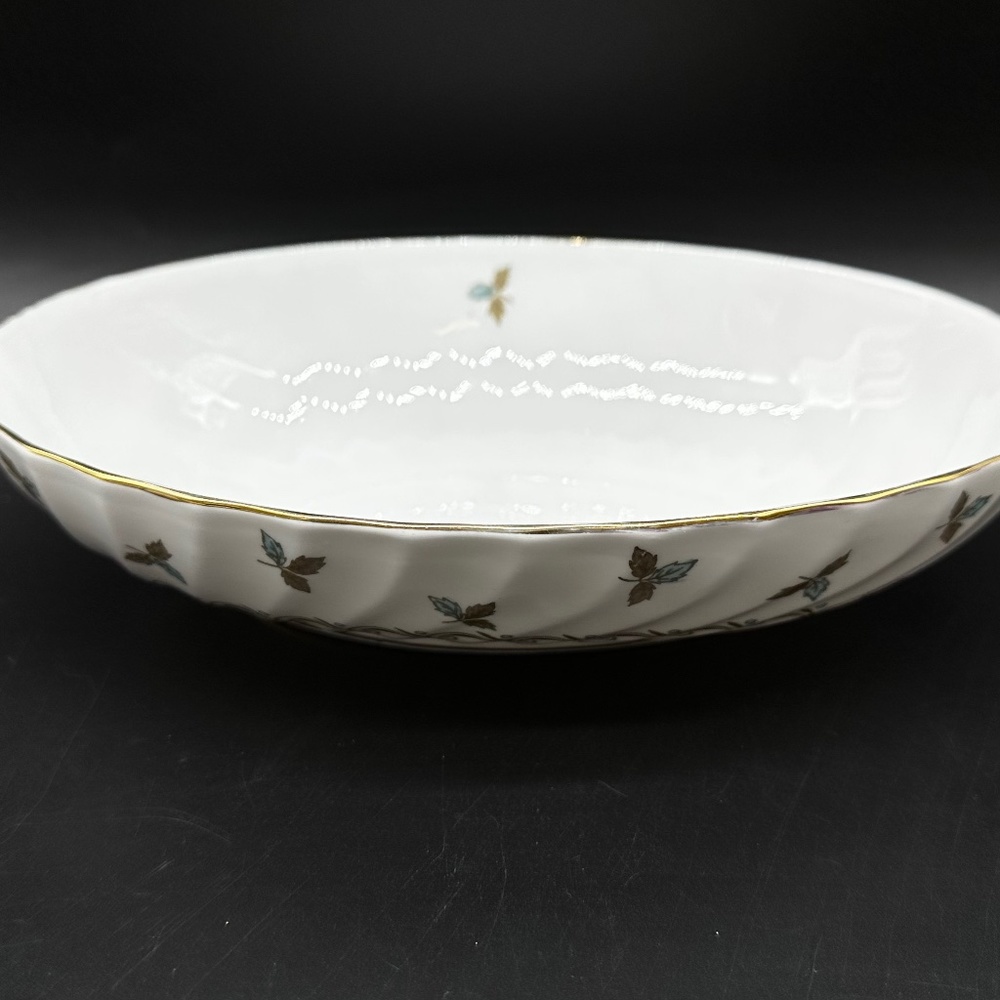 Tuscan Nanette Oval Serving Bowl Bone China England